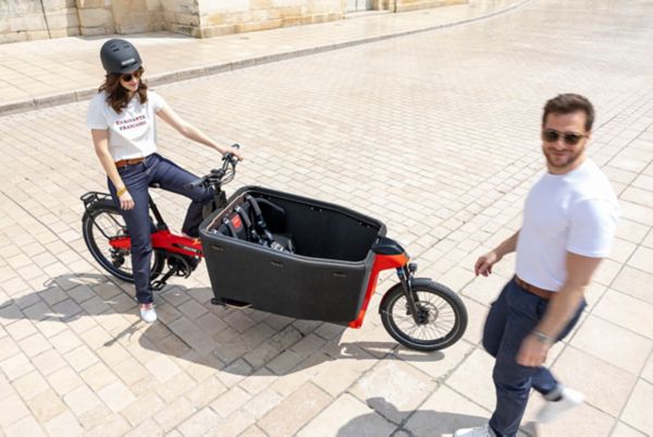 Toyota-vélo-cargo-famille-enfants