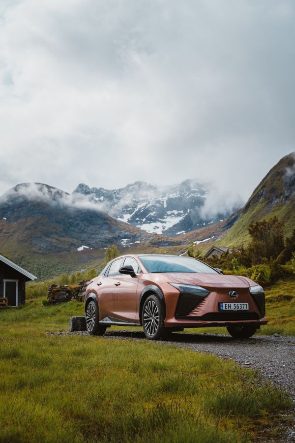 Lexus RZ | Lexus Norge