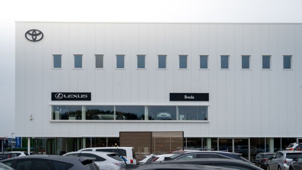 Lexus Breda showroom pand