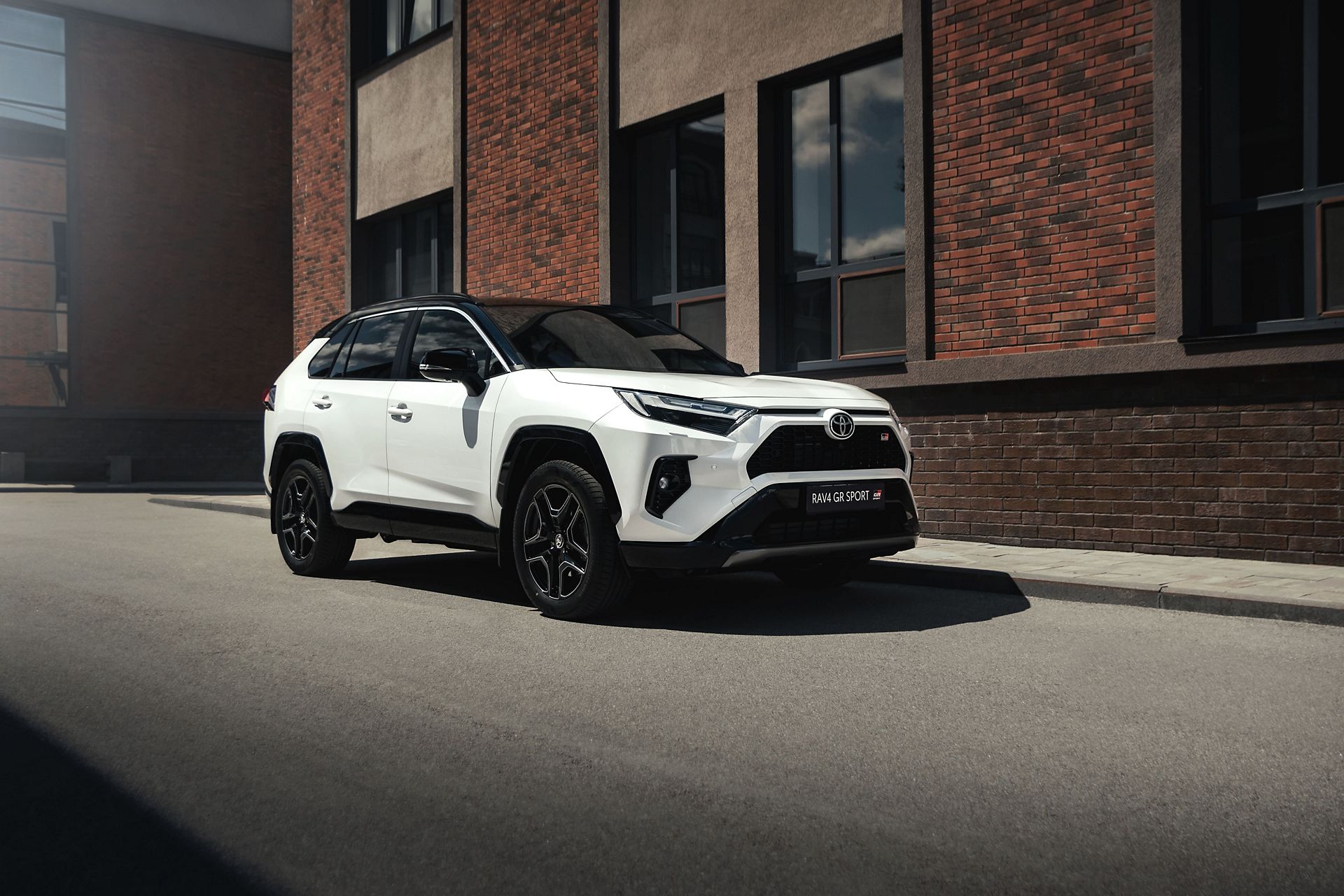 RAV4 Exterior image4
