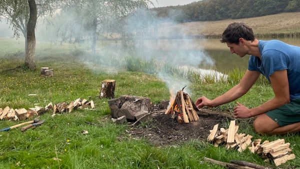 Duurzaam, reizen, met Bart, en, Annelouc, vuurtje, maken