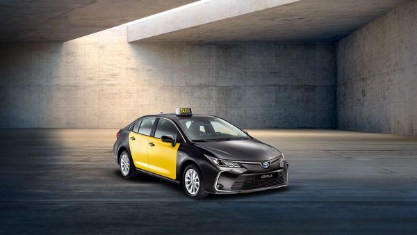 Equipamiento-corolla-sedan-sd-eco-negro-credit