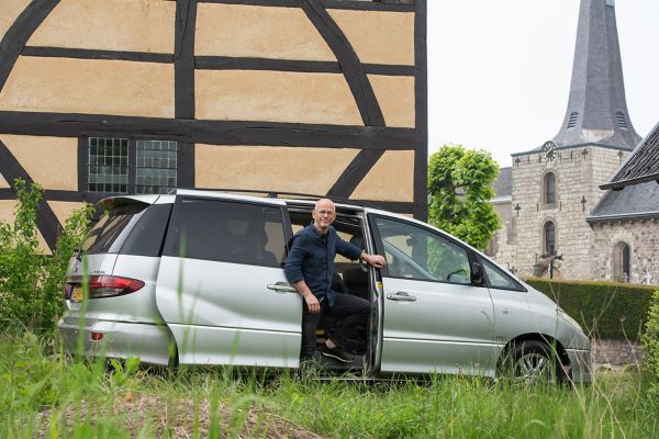 Erik, Toyota Previa, exterieur, zilver, rechter, zijaanzicht