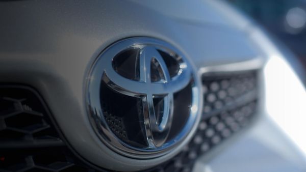 TOYOTA POPRAVKE NAKON SUDARA I POPRAVKA HLADNJAKA