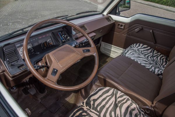 HiAce, interieur, dashboard, stuur, stoelbekleding