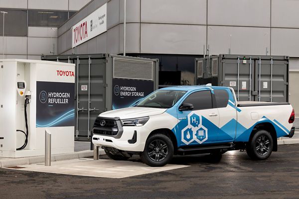 Toyota Hidrojen Yakıt Hücreli Hilux Prototipi