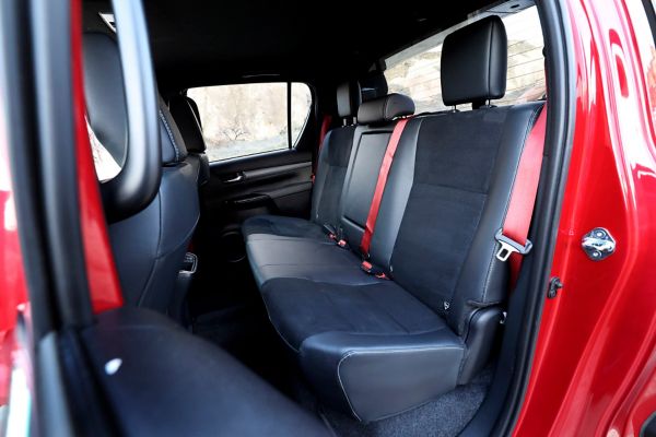 Hilux, GR, SPORT, interieur, stoelen