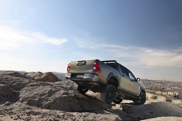 Hilux, Hybrid, 48V, exterieur, stilstaand, rechter, achter, aanzicht