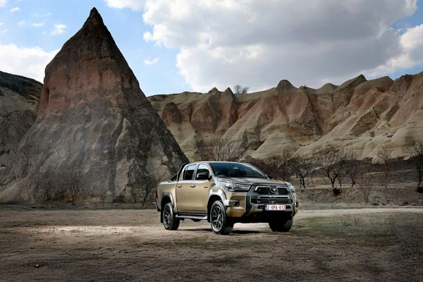 Hilux, Hybrid, 48V, exterieur, stilstaand, rechter, vooraanzicht