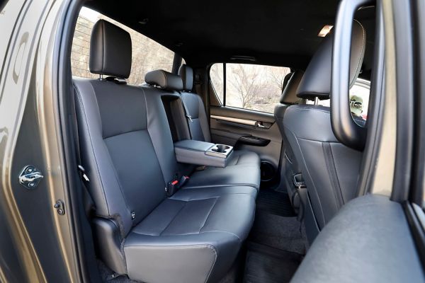 Hilux, Hybrid, 48V, interieur, stoelen