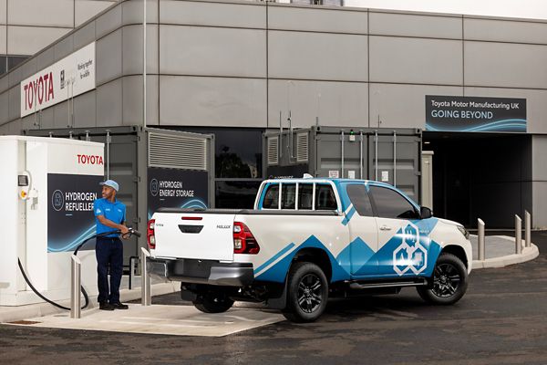 Toyota afslører ny Hilux på brint
