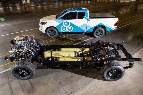 Toyota afslører ny Hilux på brint