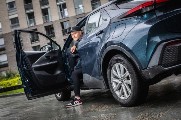 Juhani Tyrväinen ja Toyota C-HR