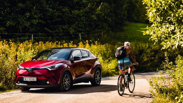 MÅLINGER VISER: TOYOTAS HYBRIDER KJØRER 50% ELEKTRISK