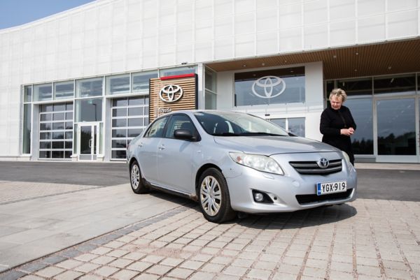 Kerstin Toyota Corolla kesti yli 17 vuotta ja 999 980 km 