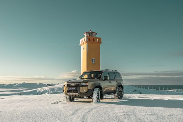 Toyota Land Cruiser og fjallið Einhyrningur