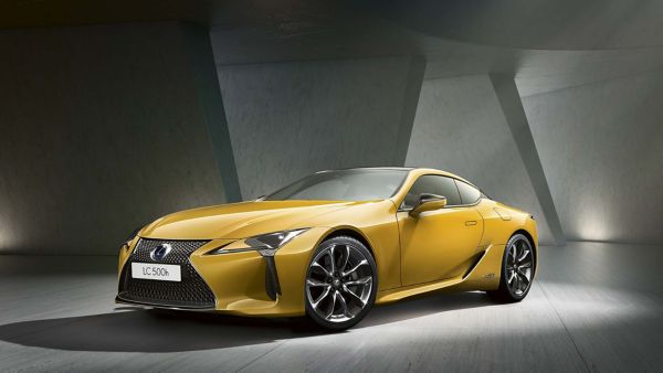 Lexus Представя Новото Ослепително Купе Lc Yellow Edition