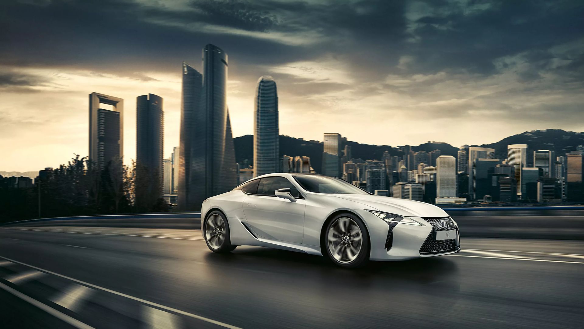www.lexus.de