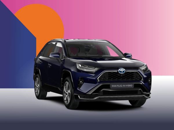 Ein schwarzer Toyota RAV4 Plug-in auf einem bunten Hintergrund.