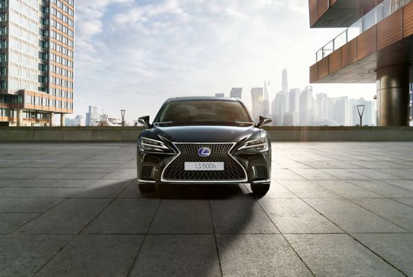 Lexus UX 300e