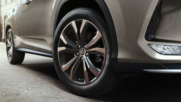 SPORTİF LÜKS SUV LEXUS RX BLACK LINE, TÜRKİYE’DE