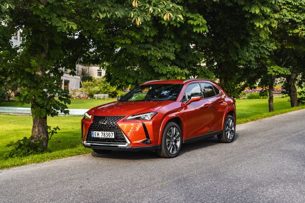 Lexus-088