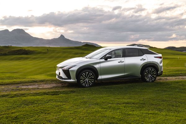Lexus-172
