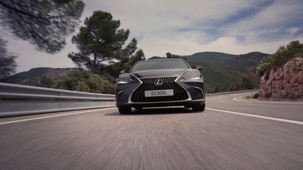 Lexus 35th Editions, Lexus ES 300H, exterieur, dynamisch, vooraanzicht