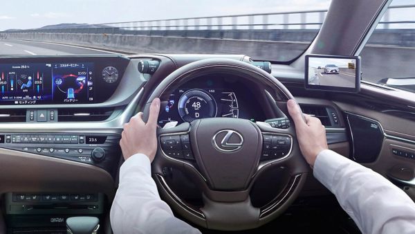 Lexus-Dijital-Ayna-05_tcm-3176-1493087