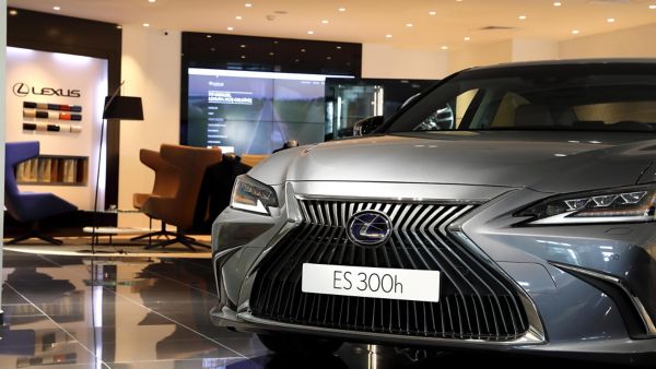 Lexus-Dolmabahce-Showroom-05_tcm-3176-1643952