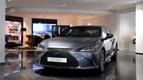Lexus-Dolmabahce-Showroom-07_tcm-3176-1643954