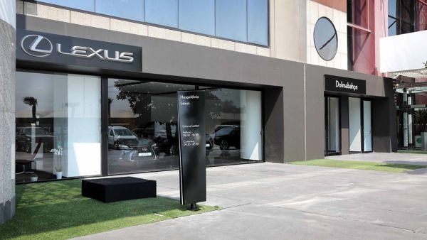 Lexus-Dolmabahce-Showroom-gallery02-v2_tcm-3176-1643941