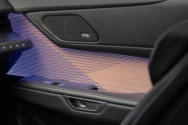 Lexus ES 350e binnenkant portier speaker Mark Levinson