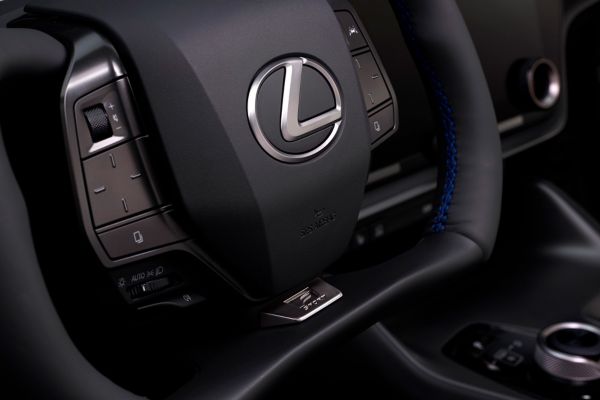 Lexus, RZ, interieur, stuur, close up