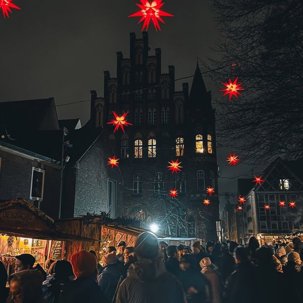 Lexus, gebouw, kerstmarkt, Lubeck, kerststerren