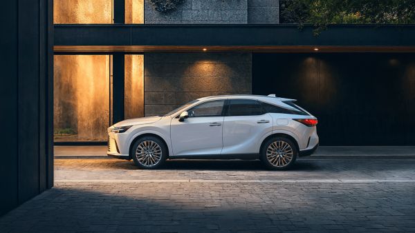 Lexus RX kampanijos pasiūlymas | Lexus Lietuva
