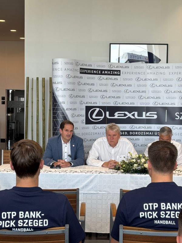 Lexus_OTP_Bank_Pick_Szeged_atadas (4)-1