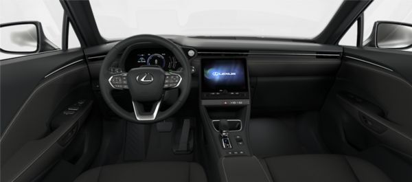 NX 450h+ PLUG-in hybrid AWD интериор
