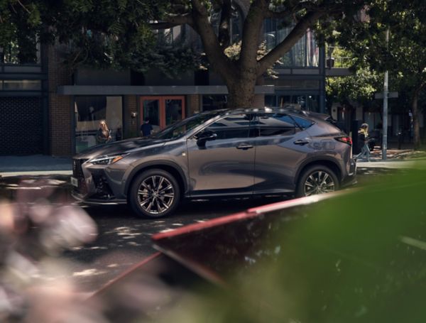 Lexus NX ajossa