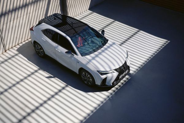 Lexus UX 300h from the top, white with black roof