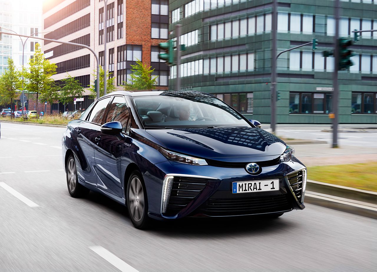 Toyota mirai hydrogen store tank capacity