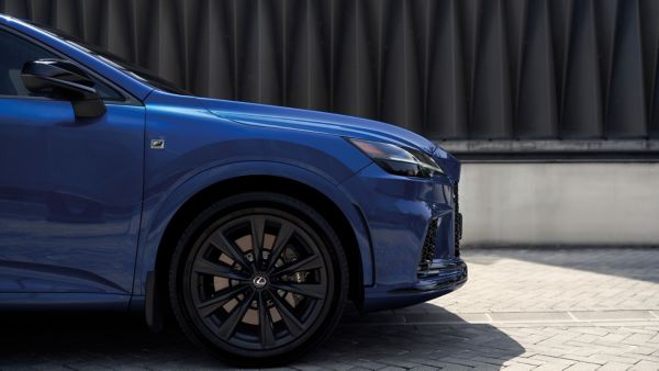 Close-up of the Lexus RX alloy wheels