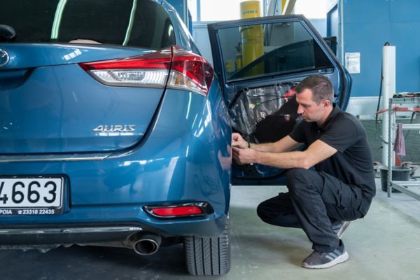 Φανοβαφείο Toyota Γιαραμάζης