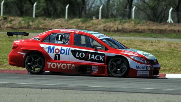 Matias-Rossi-Toyota-Corolla-TC2000-1