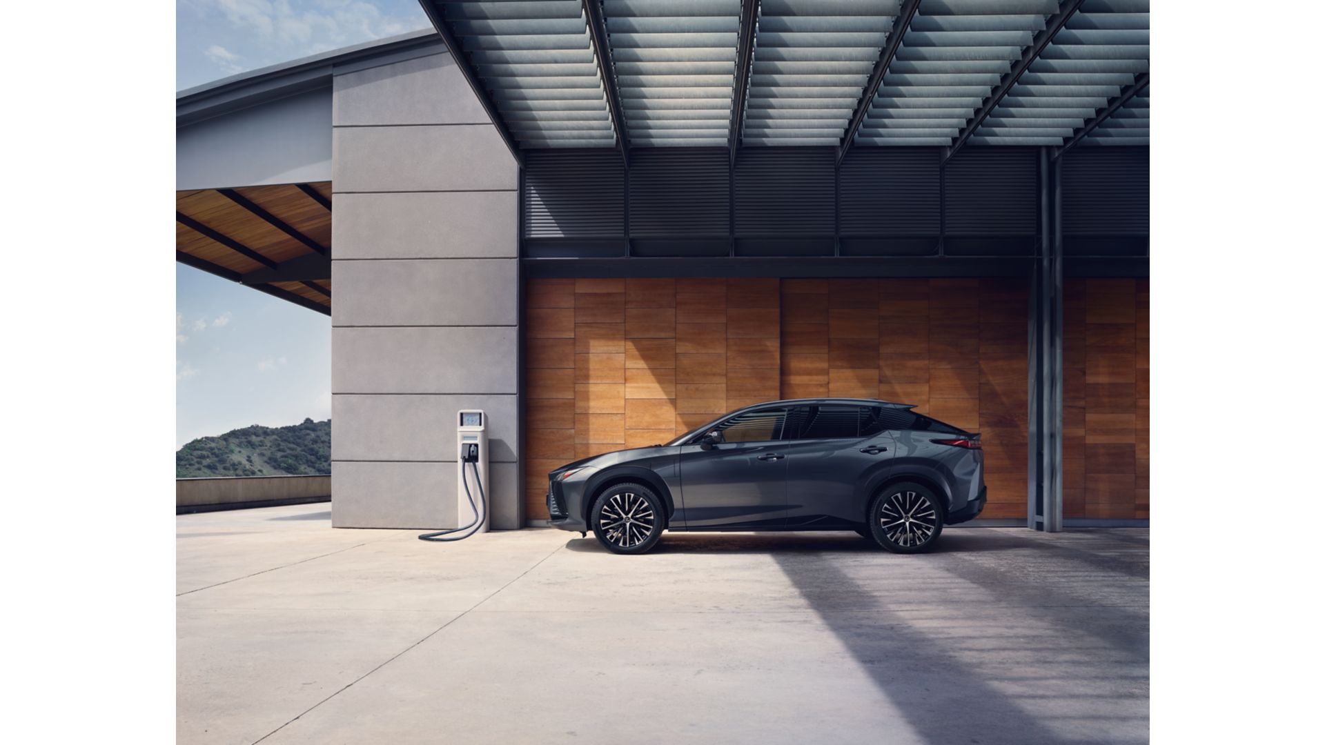 Tyre and Alloy Protection | Lexus UK