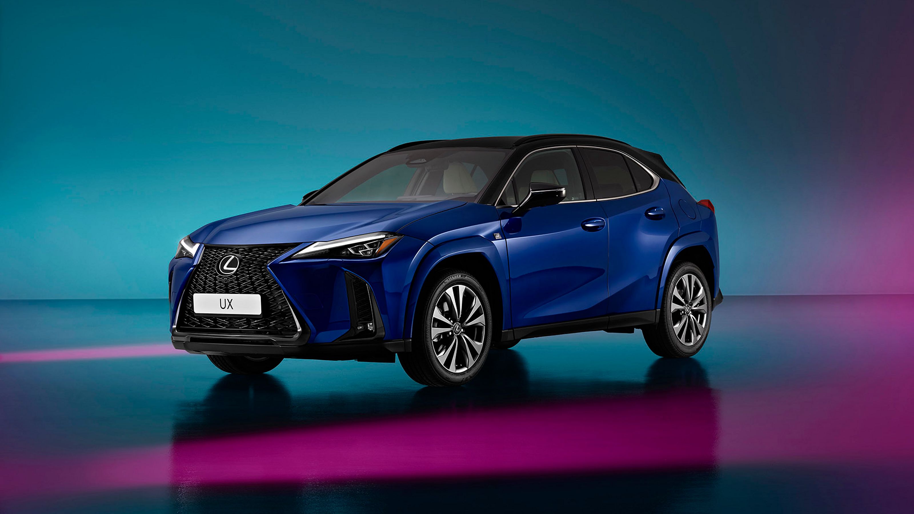Zijaanzicht van een blauwe Lexus UX 300h