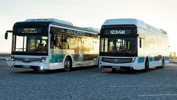 Hydrogen city bus H2.City Gold front view