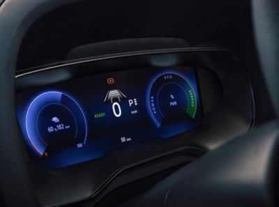 Digitální přístrojový štít v kabině Toyoty Proace City Verso