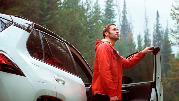 PHEV-header-toy_rav18_hub_brandpriimgatllifestyle06.jpg-Original File