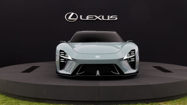 POST1_EMBARGO AUG 15 600PT_MCW_ONSITE_LexusSportConcept1_16x9